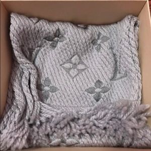 LV LOGOMANIA SCARF